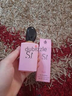 sì perfume from Dubai