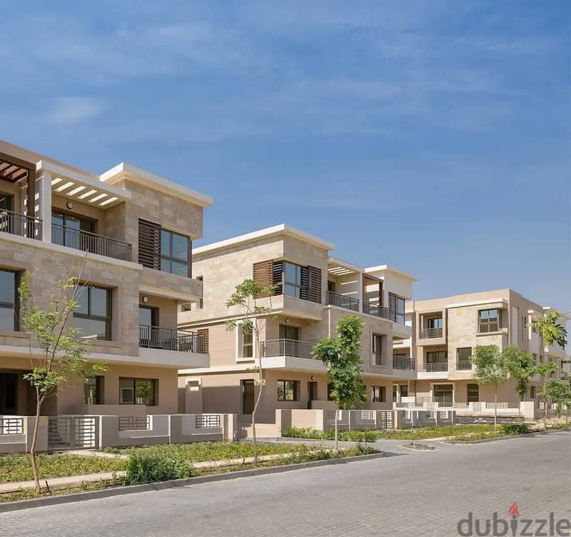 Townhouse Overlooking Landscape with Down Payment and Installments in Taj City New Cairo تاج سيتي التجمع 1