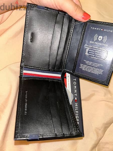 Tommy hilfiger wallet 2