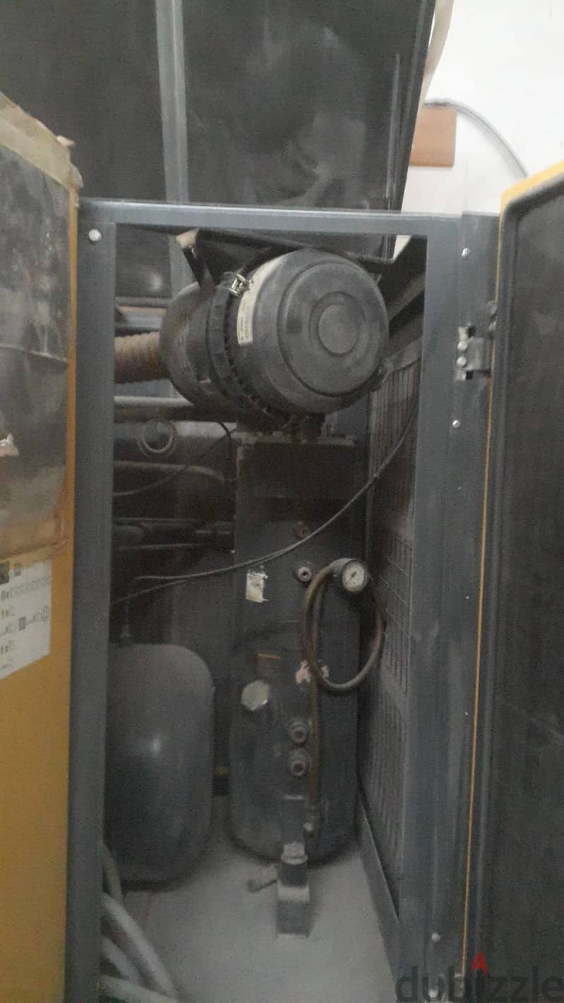 كمبروسر كومبرسور حلزونى كيزر ألمانى    kompressor KAESER 14