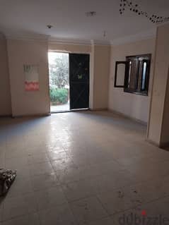 شقة للإيجار الإداري دور أرضي مدخل مرخصة تجاري بامتداد مصطفى النحاس