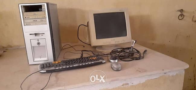 كمبيوتر + اكسسوارات