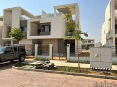 Townhouse villa for sale, immediate delivery, in Al Marasem Compound, Golden Square, Fifth Settlement