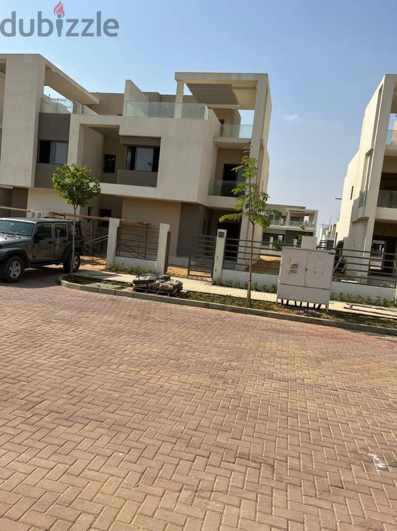 Townhouse villa for sale, immediate delivery, in Al Marasem Compound, Golden Square, Fifth Settlement 2