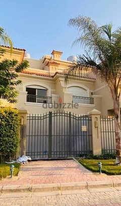 Townhouse villa for sale, receipt with key, ready to move in, with a 40% discount on cash for a limited period in La Vista City Compound, 6th Settleme