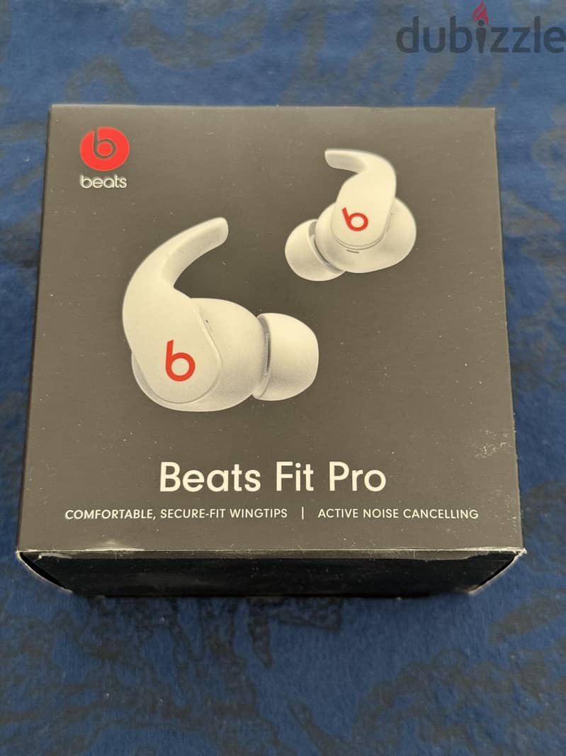 Beats Fit Pro white in Excellent condition 3