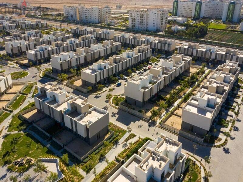 Book at the launch price of a 4-room townhouse villa with a 5% down payment and equal installments in Al Burouj 10
