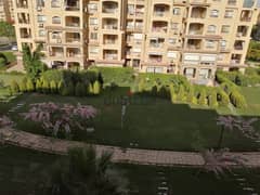Apartment 135m for sale in Madinaty, in the early phases, overlooking a garden, near services in B1. 0
