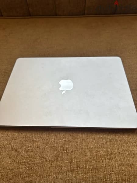 Macbook m2 air used for 4 months 1