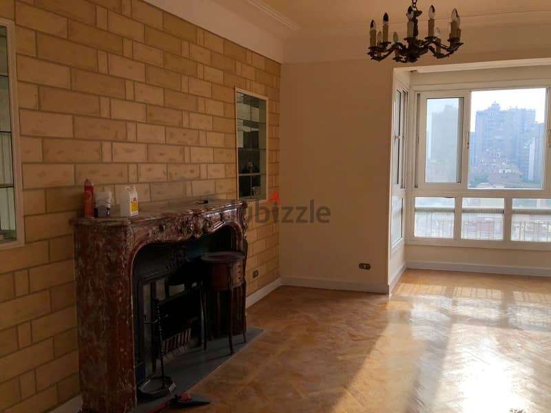 A 3-bedroom apartment overlooking the Nile for rent in Al-Gezira Al-Wousta Street 3