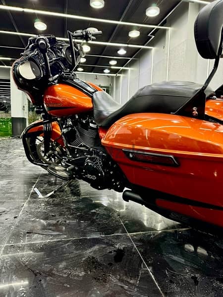 Harley-Davidson Street Glide Special 114 (FLHXS) 2