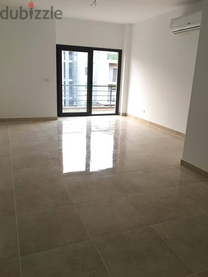 Apartment Ready To Move Fully Finished with Air conditioners  for sale in Fifth Square Compound - Al Marasem, Fifth Settlement, minutes from AUC 5
