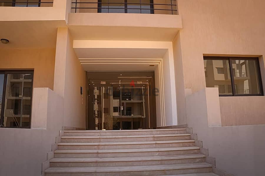 Apartment Ready To Move Fully Finished with Air conditioners  for sale in Fifth Square Compound - Al Marasem, Fifth Settlement, minutes from AUC 6