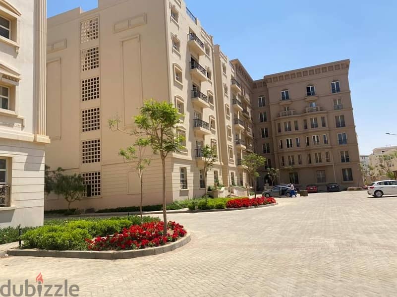 شقة بنتهاوس للبيع  76م +روف في كمبوند هايد بارك في القاهرة الجديدة 2