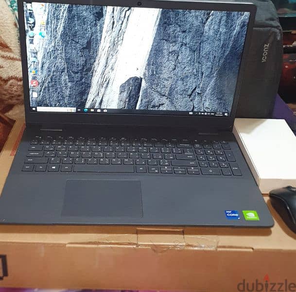 Dell Vostro 3510 laptop Like new- 11th Intel core i7-1165G7, 8GB RAM 2