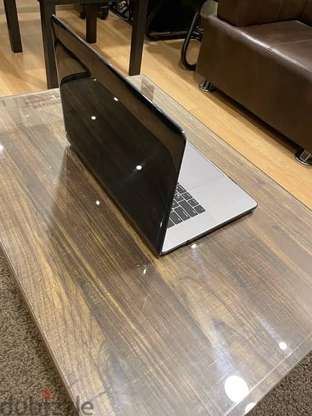 MacBook Pro 2017 1
