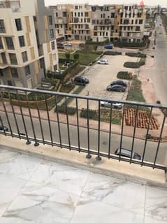 Studio for rent 40 m roof 80 m prime location Super luxe finishing Kitchen and air conditioners in Compound Eastown Sodic