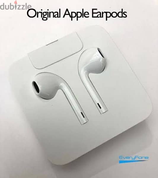 Apple Earpods with Lightining Connector - New 1