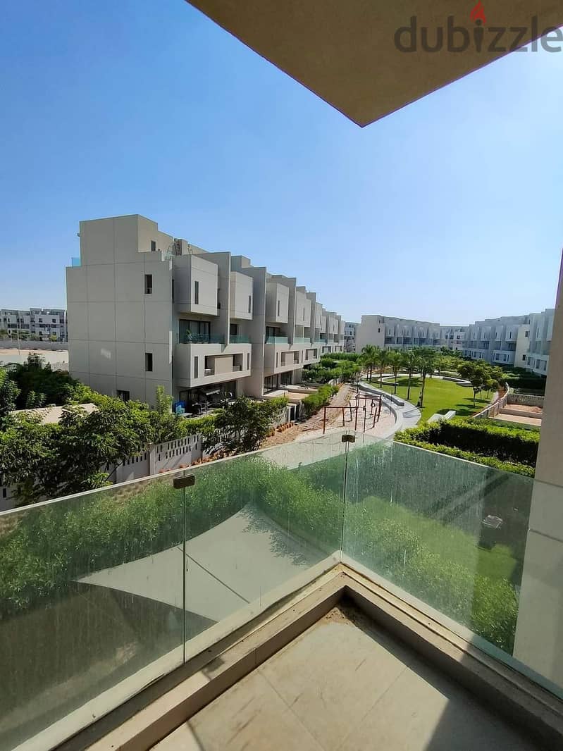 For sale, an apartment with immediate receipt, fully finished, in Al Shorouk, next to Madinaty, Al Burouj Compound 6