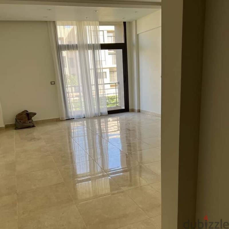 Apartment with garden (immediate receipt + finished) for sale in the Fifth Settlement, Al Marasem Fifth Square Compound 4