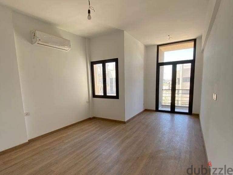 Apartment with garden (immediate receipt + finished) for sale in the Fifth Settlement, Al Marasem Fifth Square Compound 9