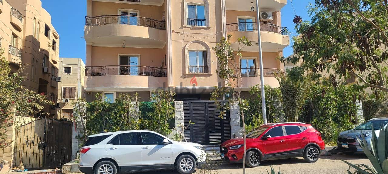 Apartment for sale, immediate receipt, area of ​​220 square meters, first floor in the second district, in a villa in the Fifth Settlement, New Cairo. 1