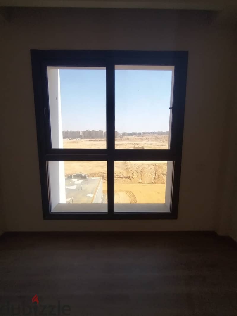 Villa for sale, 220 meters, twin house (ready for delivery) in La Vista Patio 5, Shorouk, next to Cairo Airport, with a 20% contract down payment    . 15