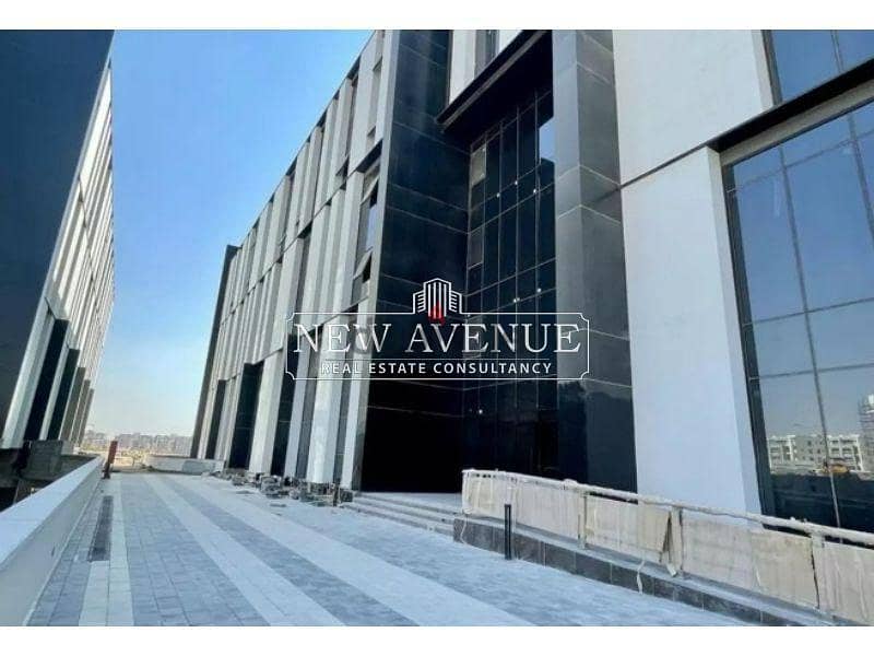 Admin office 130m for rent prime location in Hyde Park 5