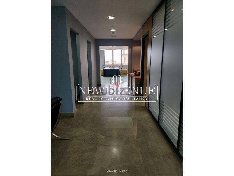 Fully finished admin office in Podium CFC for rent 3