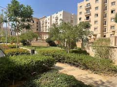 apartment 160 m prime location installment till 2031 , hyde park new cairo