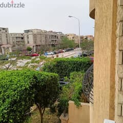 شقة للإيجار بالمطبخ في الحي السابع الشيخ زايد