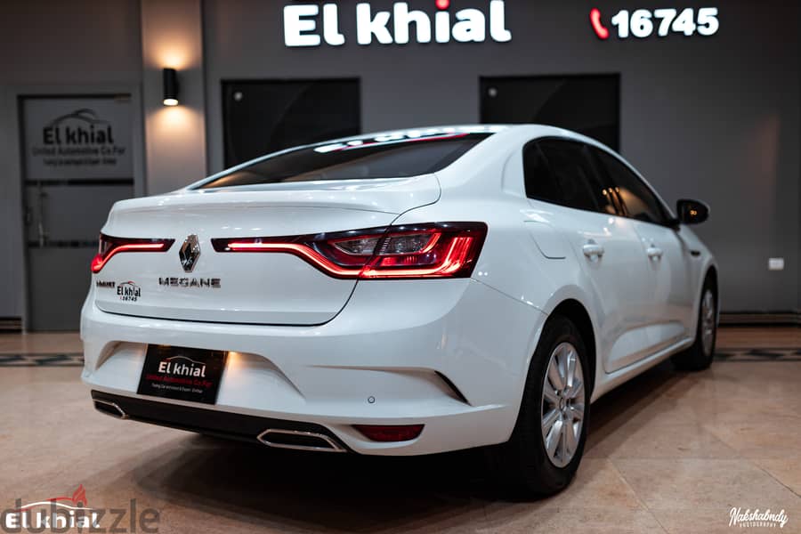 Renault megane 2023 10