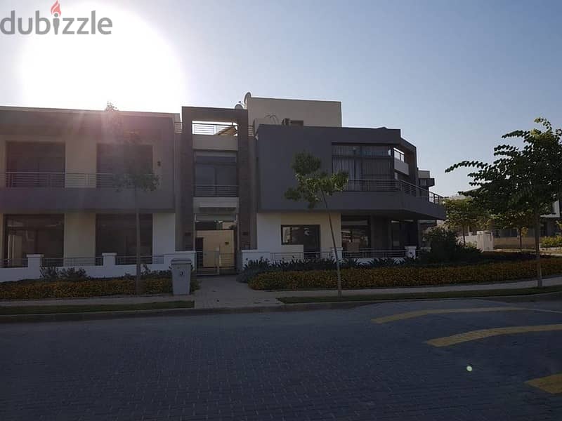208 sqm duplex in Taj City , Suez Road, in front of Cairo International Airport, distinctive view 1