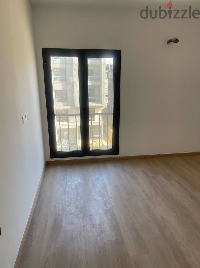 Apartment for rent in fifth square marasem  Area 207 SQM 5