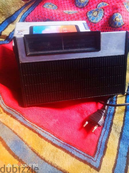 أصغر راديو فيلبس ألماني لسماع القران الكريم يعمل بالكهرباء . 1