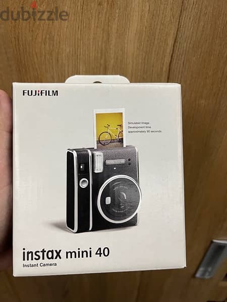 Fujifilm Instax Mini 40 Instant Camera + 40 Films 3
