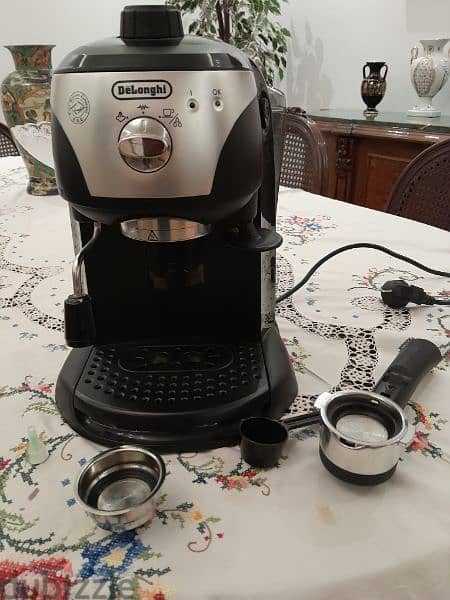 Delonghi ec221 pump espresso & coffee machine, 1.4 litre, black 2