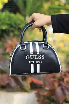 Guess 
Size : 24*15
