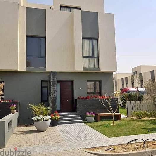 town house for sale 200m in Al Burouj compound al shrouk - تاون هاوس للبيع بجوار المركز الطبي العالمي في الشروق كمبوند البروج 5