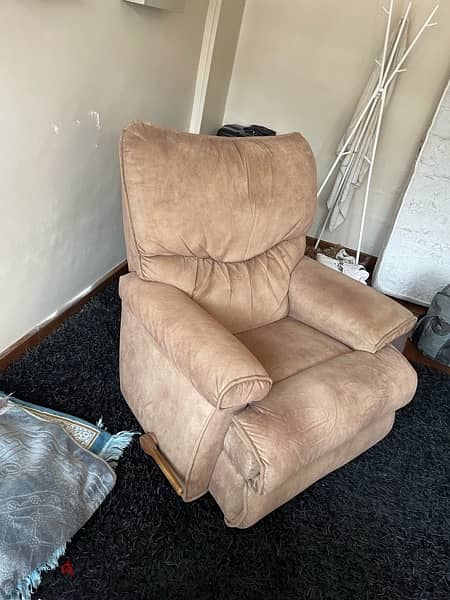 L A Z Y B O Y - Huge Soft Recliner Used only from one person 1