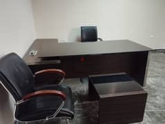 ceo Desk