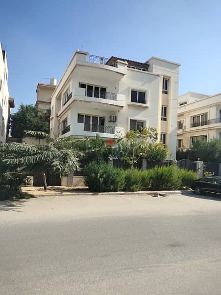 Villa for sale in  South Academy Land area 600 meters 0