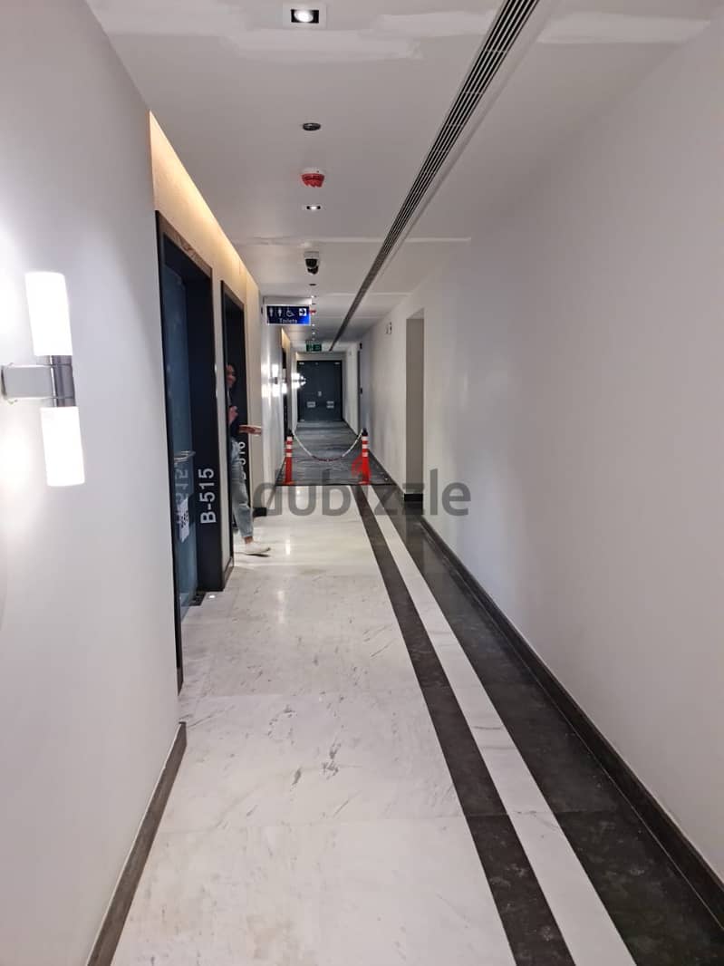 Office  65 meter For Sale Fully Finished Ready  to Move Hyde park business district  New Cairo 9