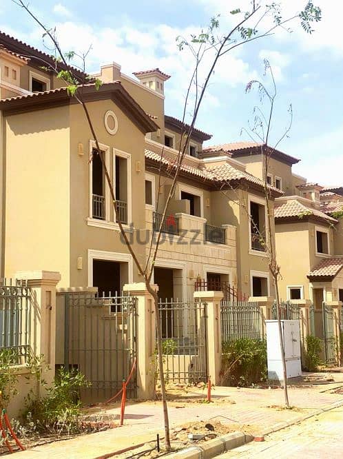 Townhouse for sale, immediate delivery, with a 40% discount in La Vista City 4