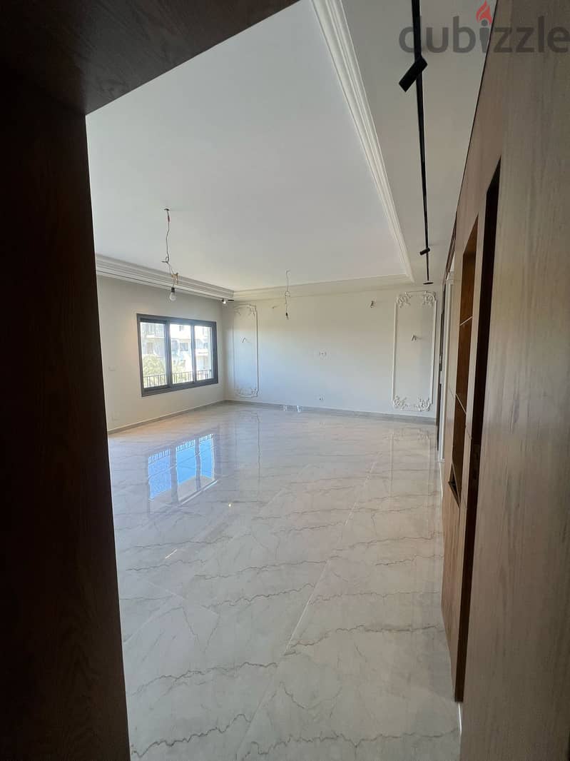 Apartment For Sale Sodic Eastown New Cairo 3BD Ready to Move High End Fully Finished with Ac's &  kitchen view Land scape installments 10