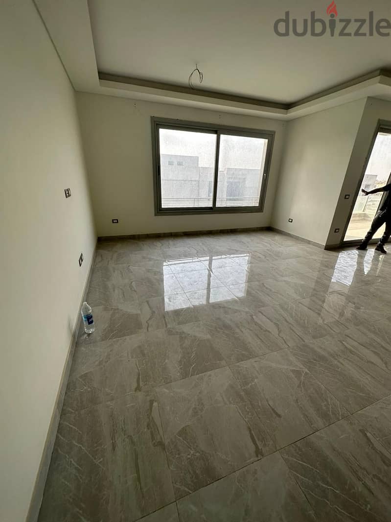 Semi furnished apartment 2 rooms rent in Village Gate Palm Hills New Cairo 4