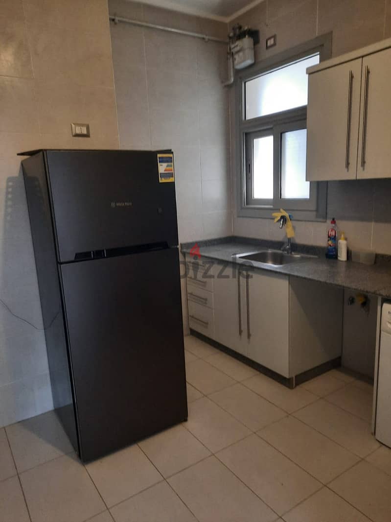 semi furnished Penthouse with appliances for rent in Village gate Palm Hills New Cairo 4