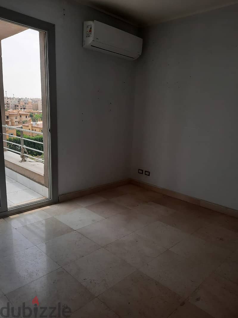 semi furnished Penthouse with appliances for rent in Village gate Palm Hills New Cairo 10