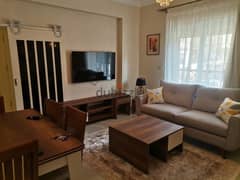 Apartment ground for rent in Hyde park 0