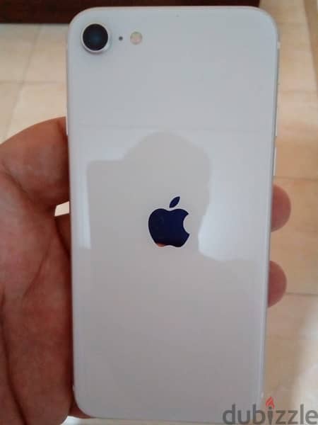 iPhone SE New with original box آيفون بمحتوياته الأصلية 4